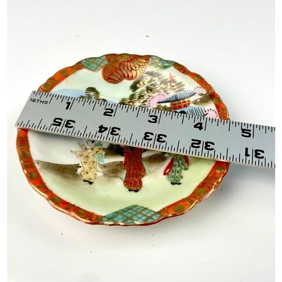 Vintage Hand Painted Japanese Geisha Porcelain Plates 4.5in Wide Set of 3 - Picture 6 of 6